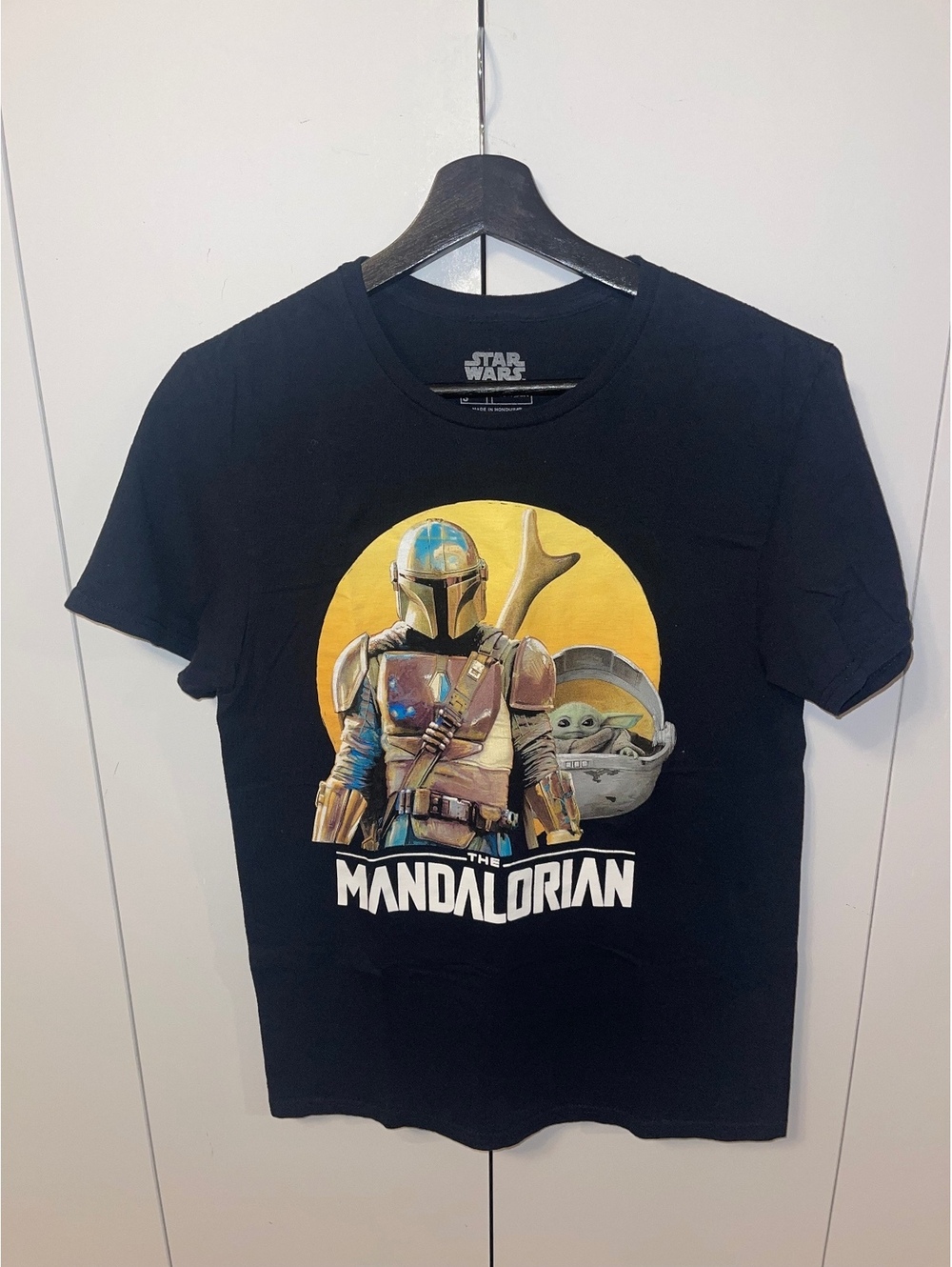 Star Wars The Mandalorian Grogu Baby Yoda Black Graphic T-Shirt Juniors L